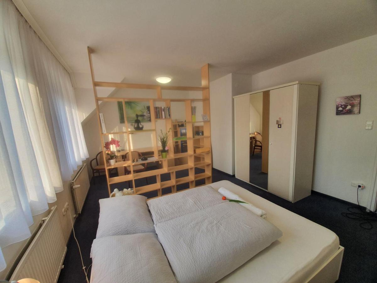 Gyorapartman Buitenkant foto