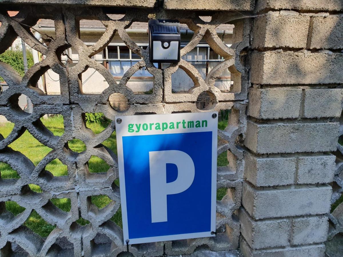 Gyorapartman Buitenkant foto