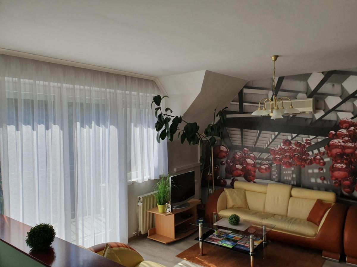 Gyorapartman Buitenkant foto
