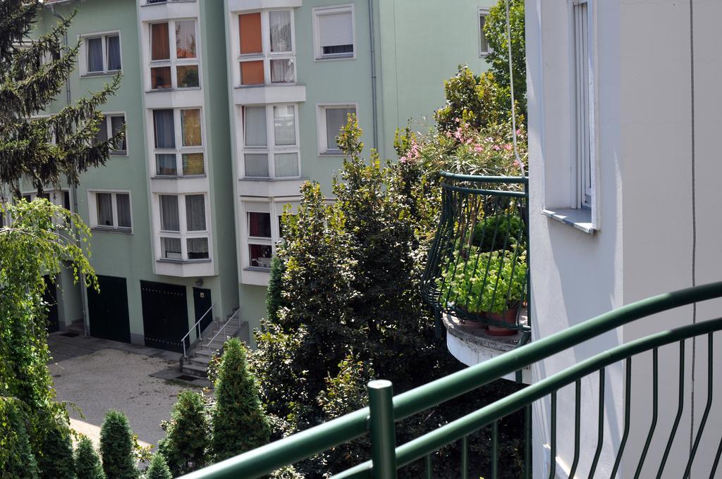Gyorapartman Buitenkant foto