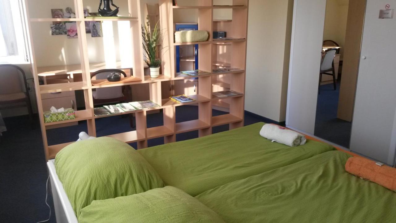 Gyorapartman Buitenkant foto